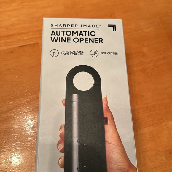 Sharper Image Automatic Wine Opener w/Removable Foil Cutter - Picture 2 of 5